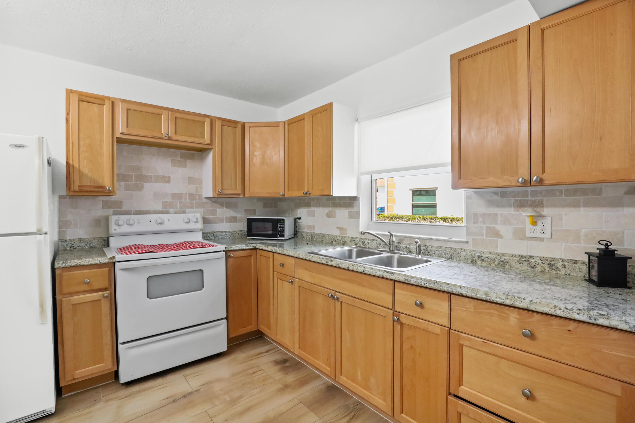 HIGH POINT OF FORT PIERCE CONDOMINIUM SECTION 3 - Residential