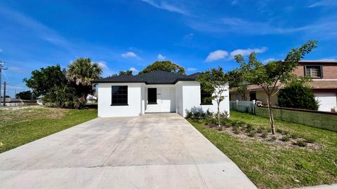 1580 W 32nd Street Riviera Beach FL 33404