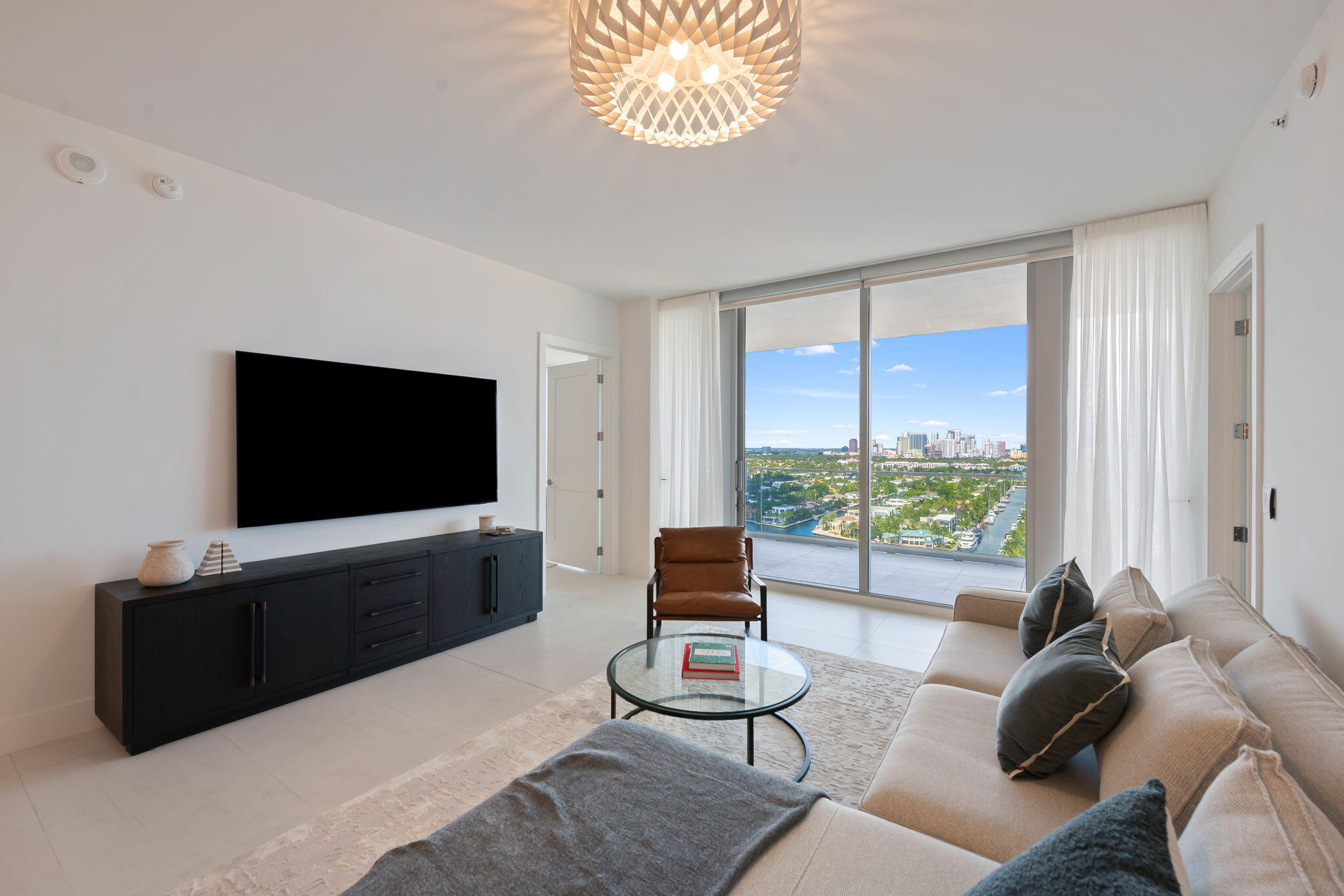 153 N Seabreeze Boulevard #1903