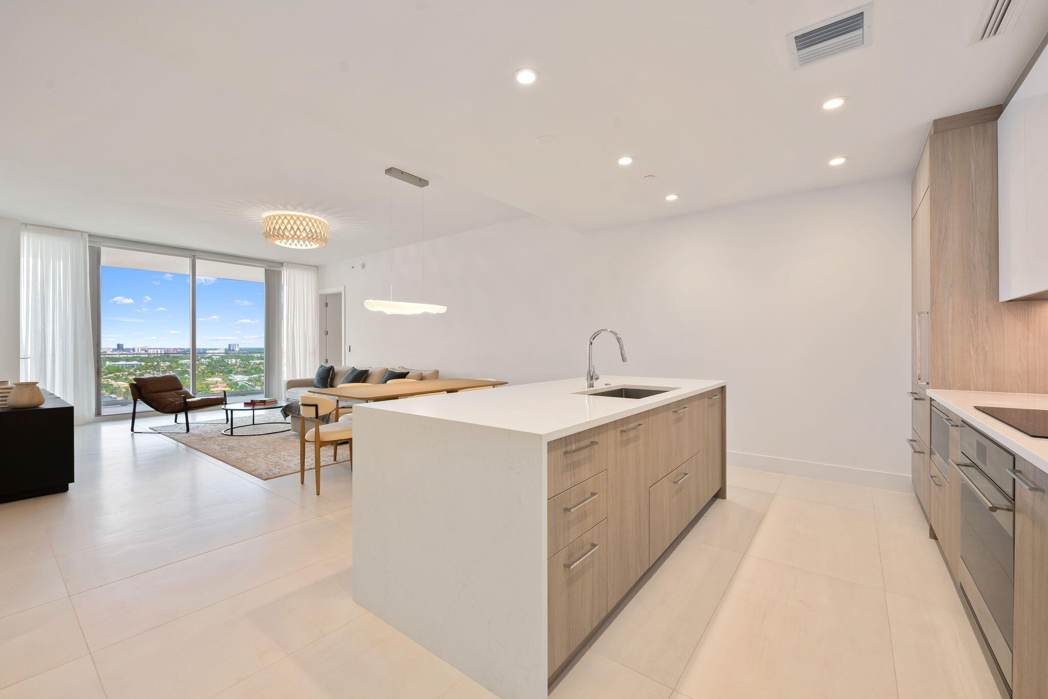 153 N Seabreeze Boulevard #1903