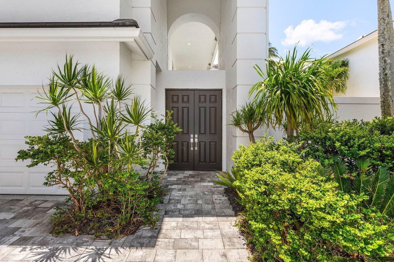 5779 Regency Circle W