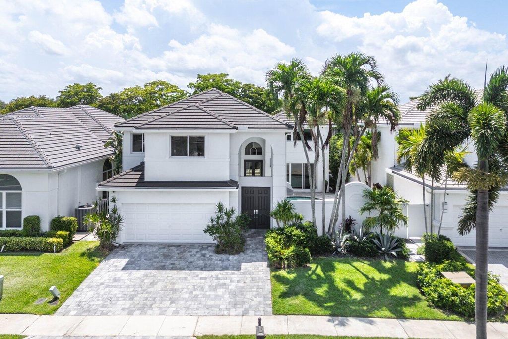 Photo of 5779 Regency Circle W, Boca Raton, FL 33496 (MLS # R11094929)