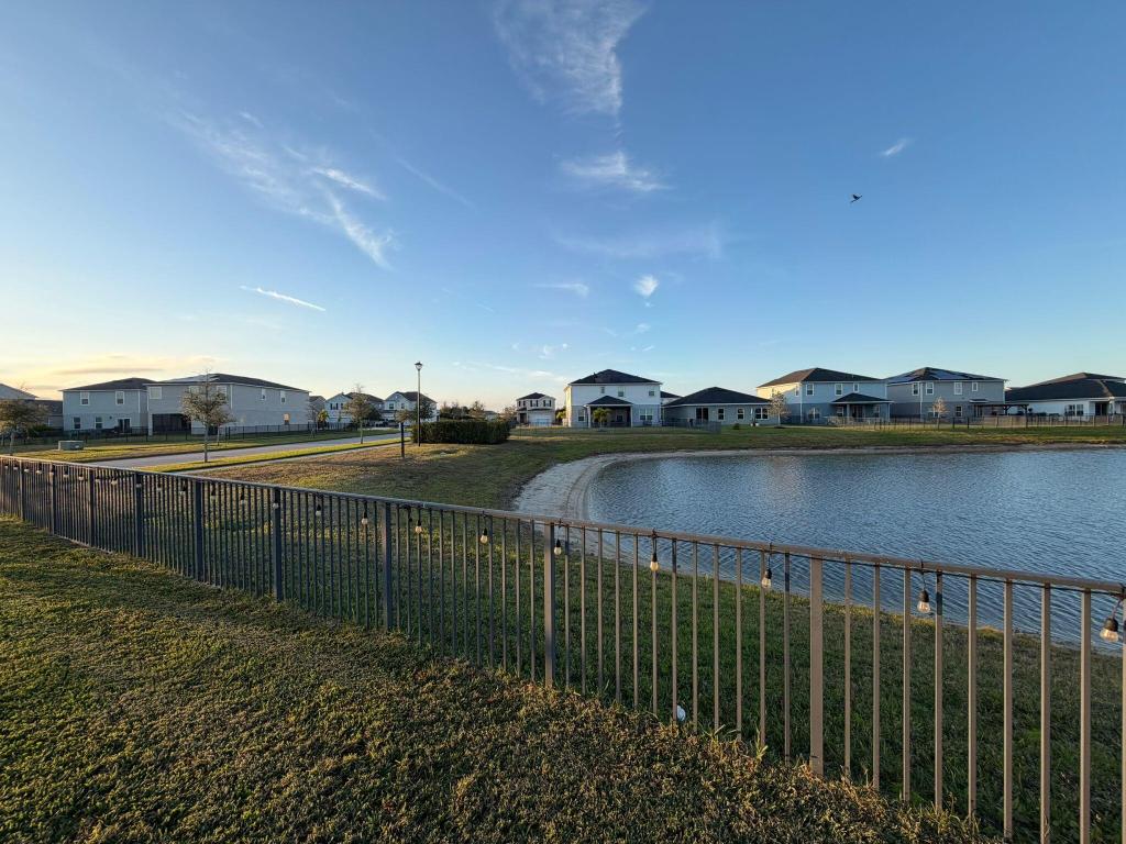 VERANO SOUTH PUD 1 - POD C - PLAT NO. 2 - Residential Lease