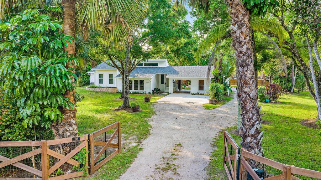 Photo of 17693 Brian Way, Jupiter, FL 33478 (MLS # R10980672)