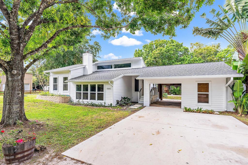 Photo of 17693 Brian Way, Jupiter, FL 33478 (MLS # R10980672)