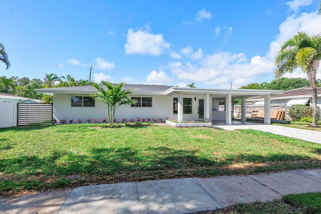Photo of 2160 NE 53rd Street, Fort Lauderdale, FL 33308 (MLS # B26022700)