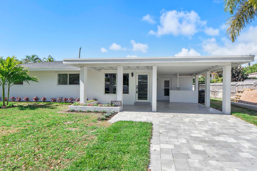 Photo of 2160 NE 53rd Street, Fort Lauderdale, FL 33308 (MLS # B26022700)