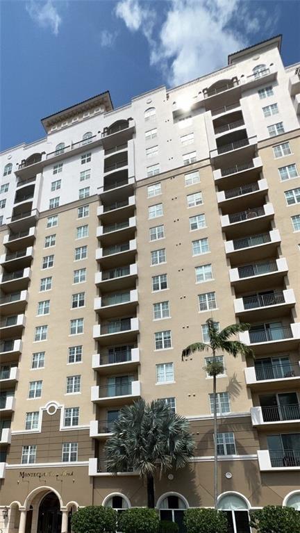 LOCATION LOCATION LOCATION. A single bedroom and a bathroom the ideal place to call home because it is close to all major highways, the PBI airport, and Downtown West Palm Beach's dining and entertainment options. Additionally, the building features a tropical pool area, a 24-hour manned front desk, a fitness center, a business center, a lounge with pool tables, covered parking, an elevator, spacious hallways, and electric vehicle charging stations. Cable and internet are also included in the HOA.