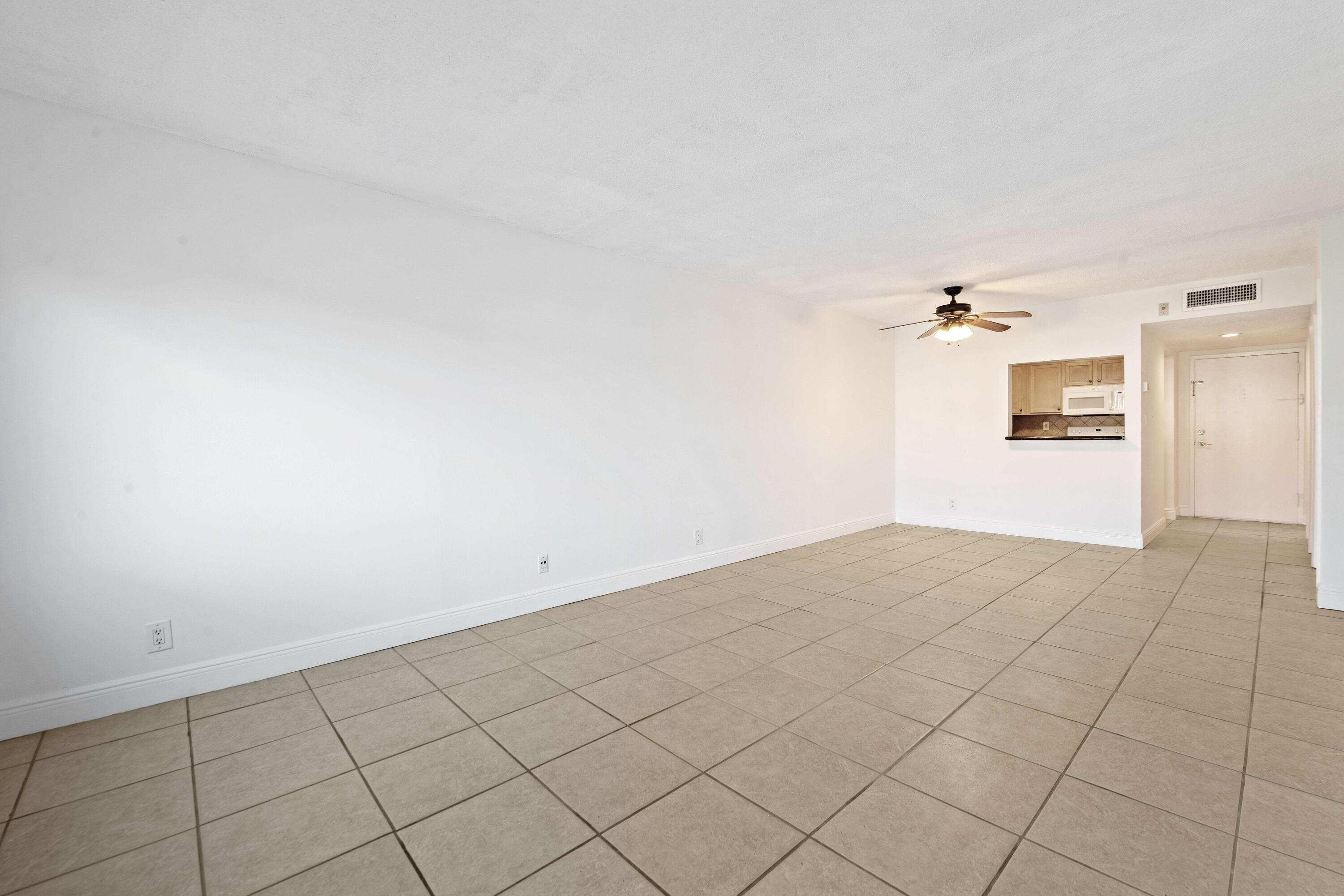 Racquet Club @ Bonaventur - Residential