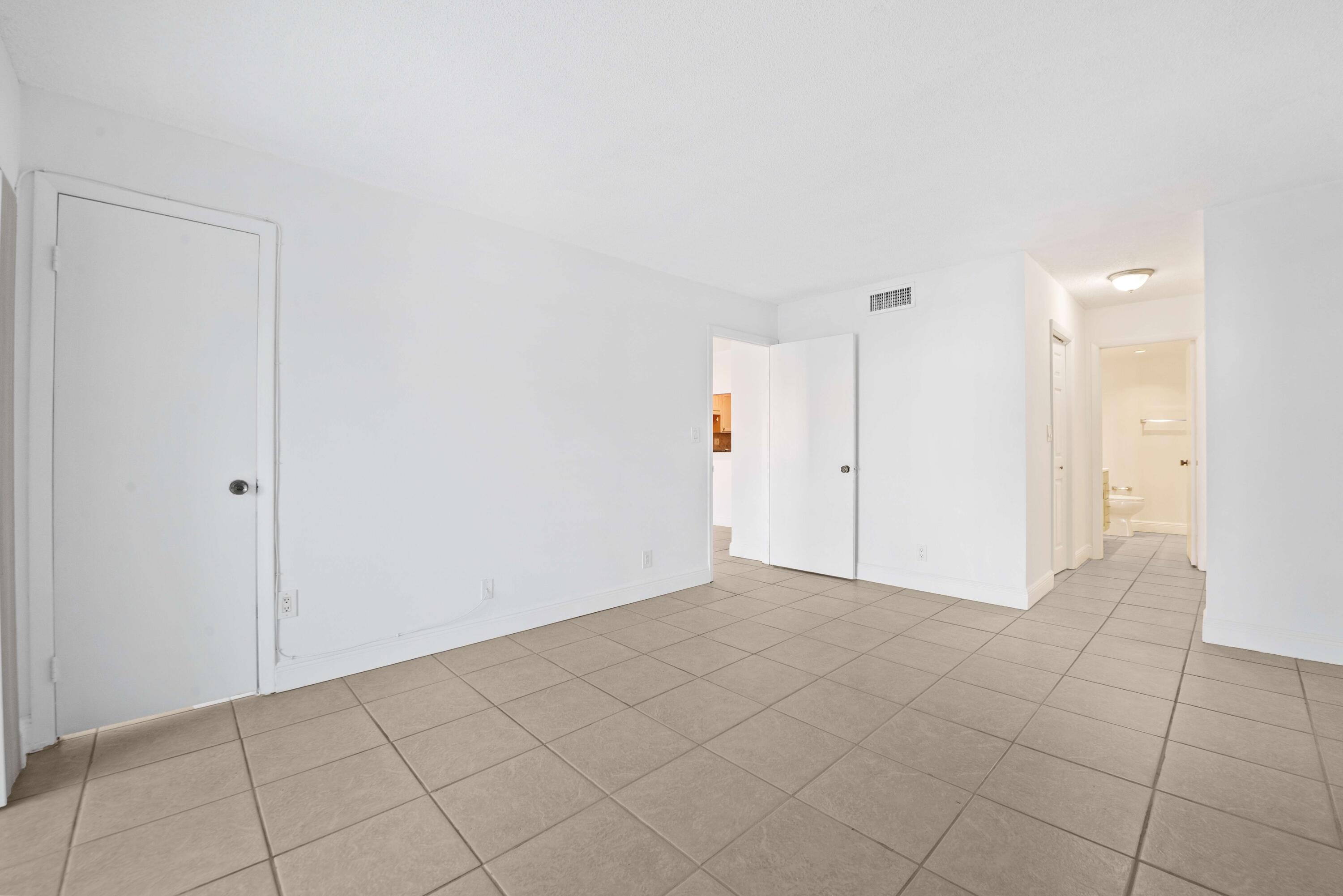 Racquet Club @ Bonaventur - Residential