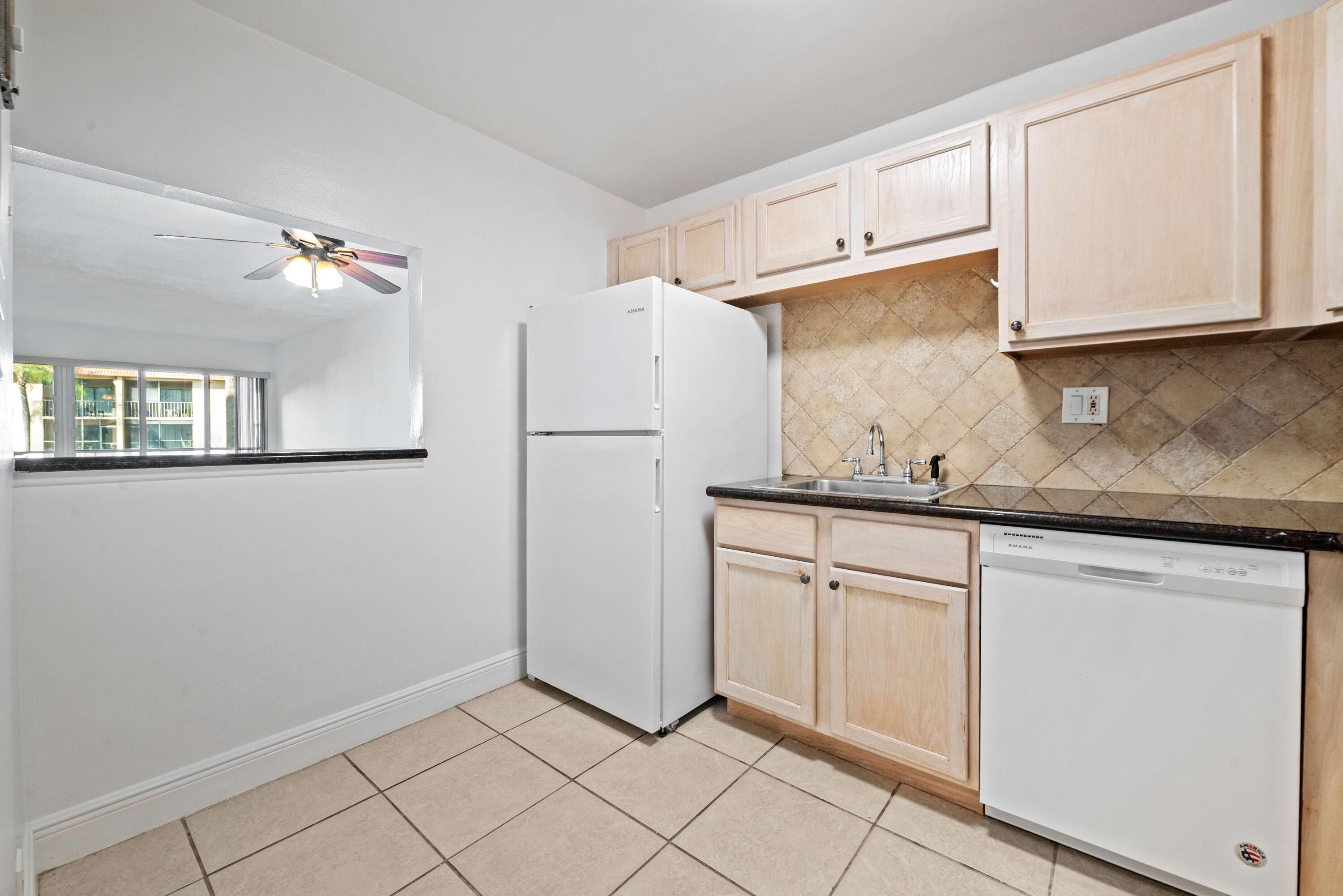 Racquet Club @ Bonaventur - Residential