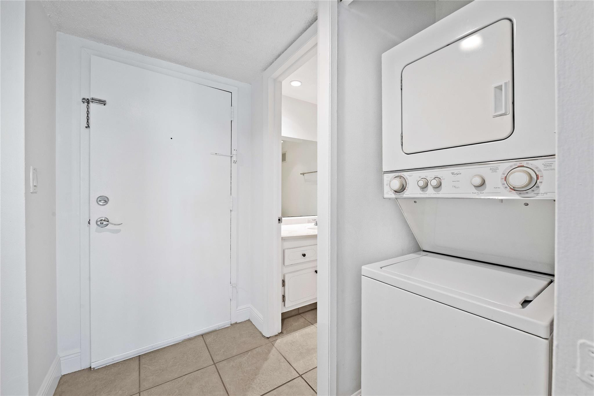 Racquet Club @ Bonaventur - Residential