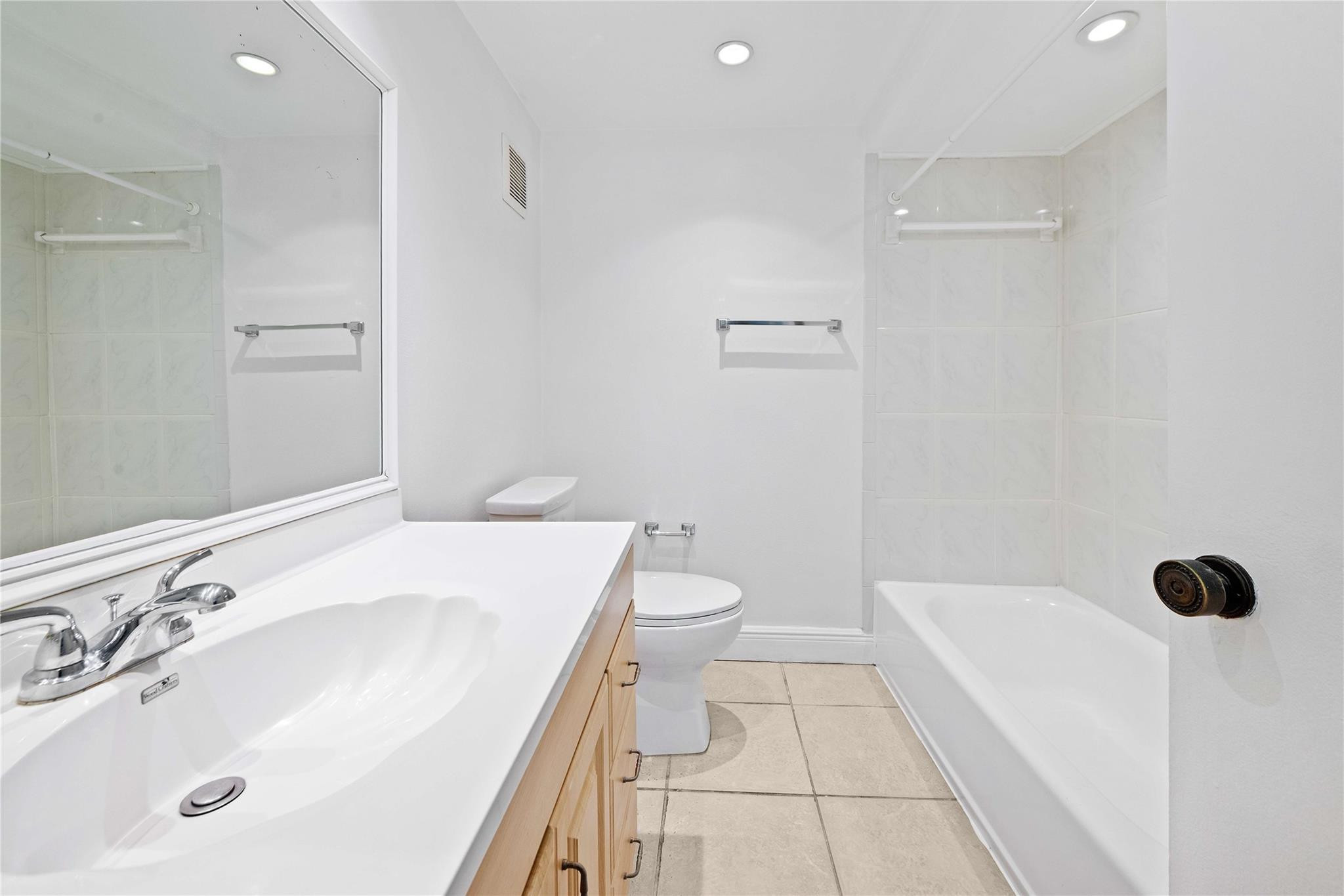 Racquet Club @ Bonaventur - Residential