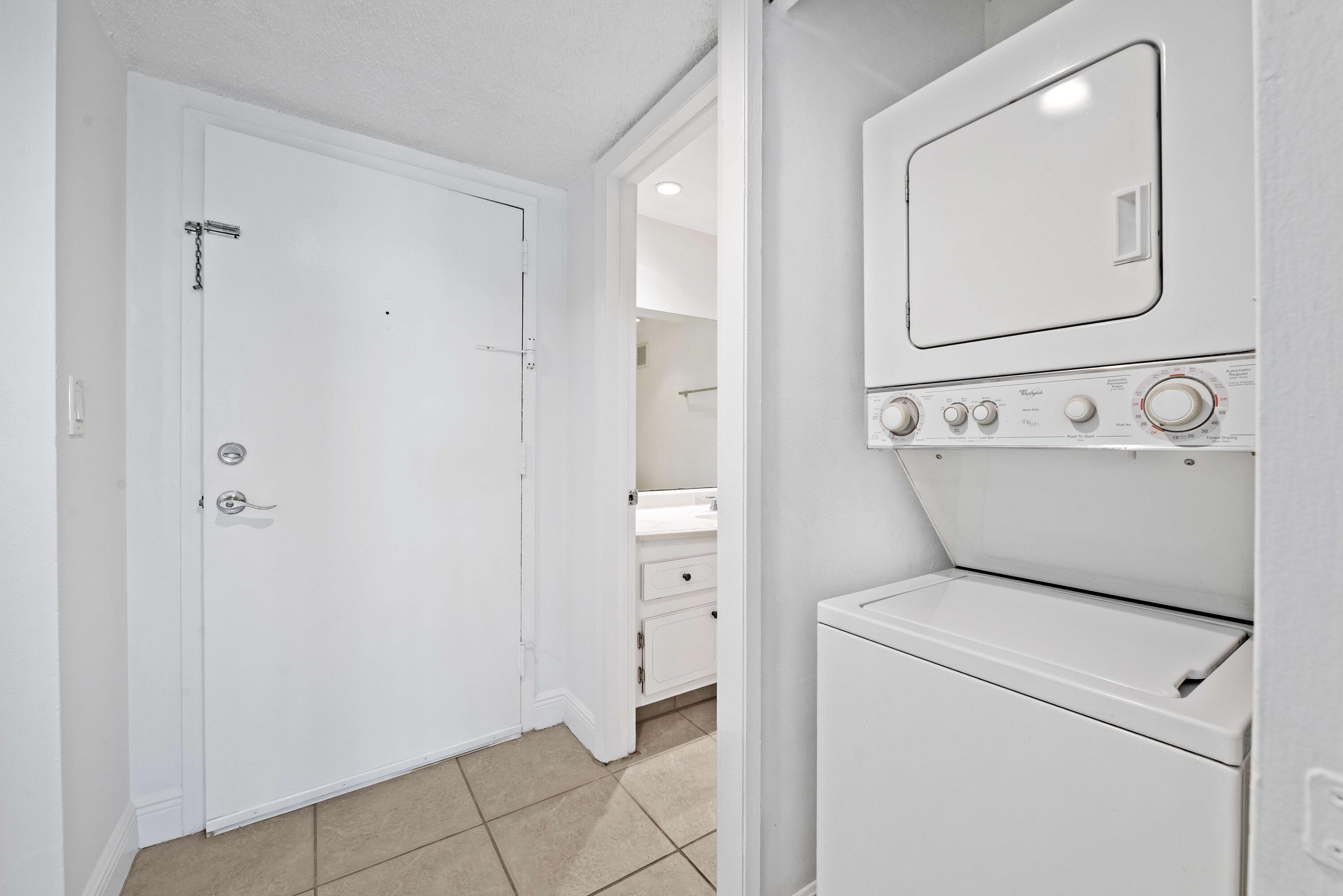 Racquet Club @ Bonaventur - Residential