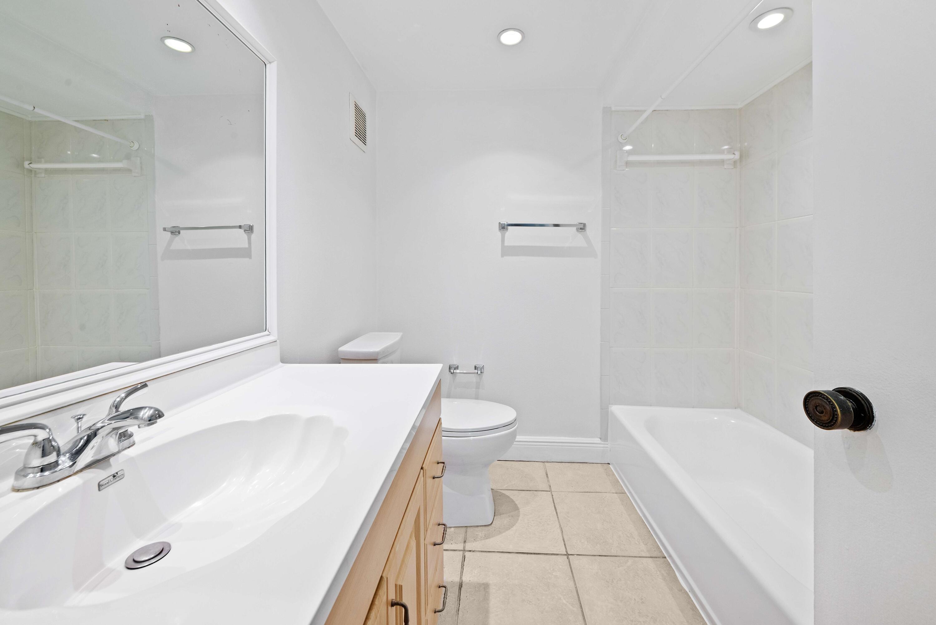 Racquet Club @ Bonaventur - Residential