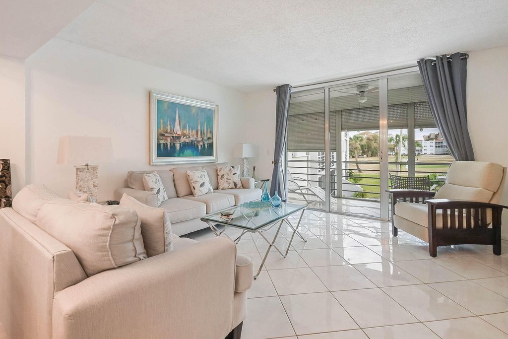 Photo of 6850 10th Avenue N #206, Lake Worth, FL 33467 (MLS # R11165655)