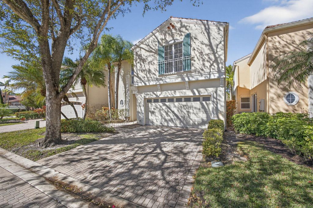 Photo of 8 Via Sorrento, Palm Beach Gardens, FL 33418 (MLS # R11167541)