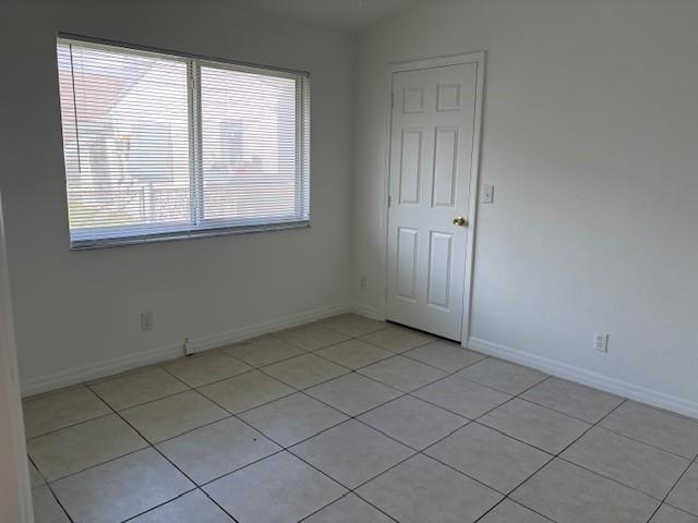 Hollywood Park 4-19 B - Residential Lease