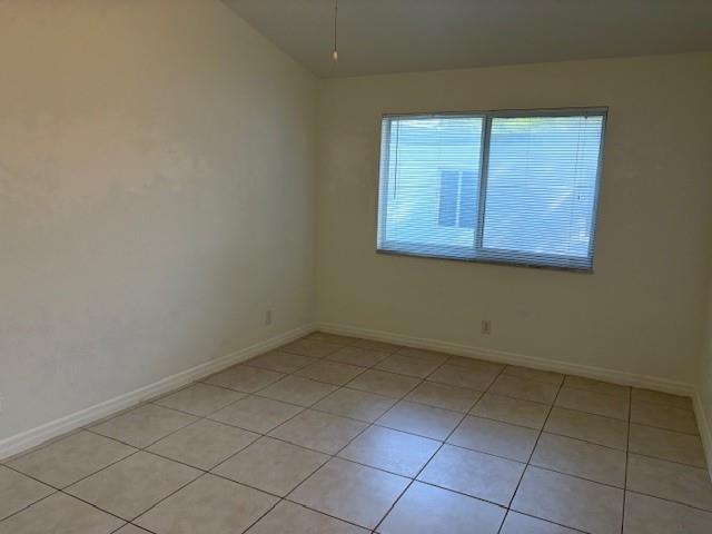 Hollywood Park 4-19 B - Residential Lease