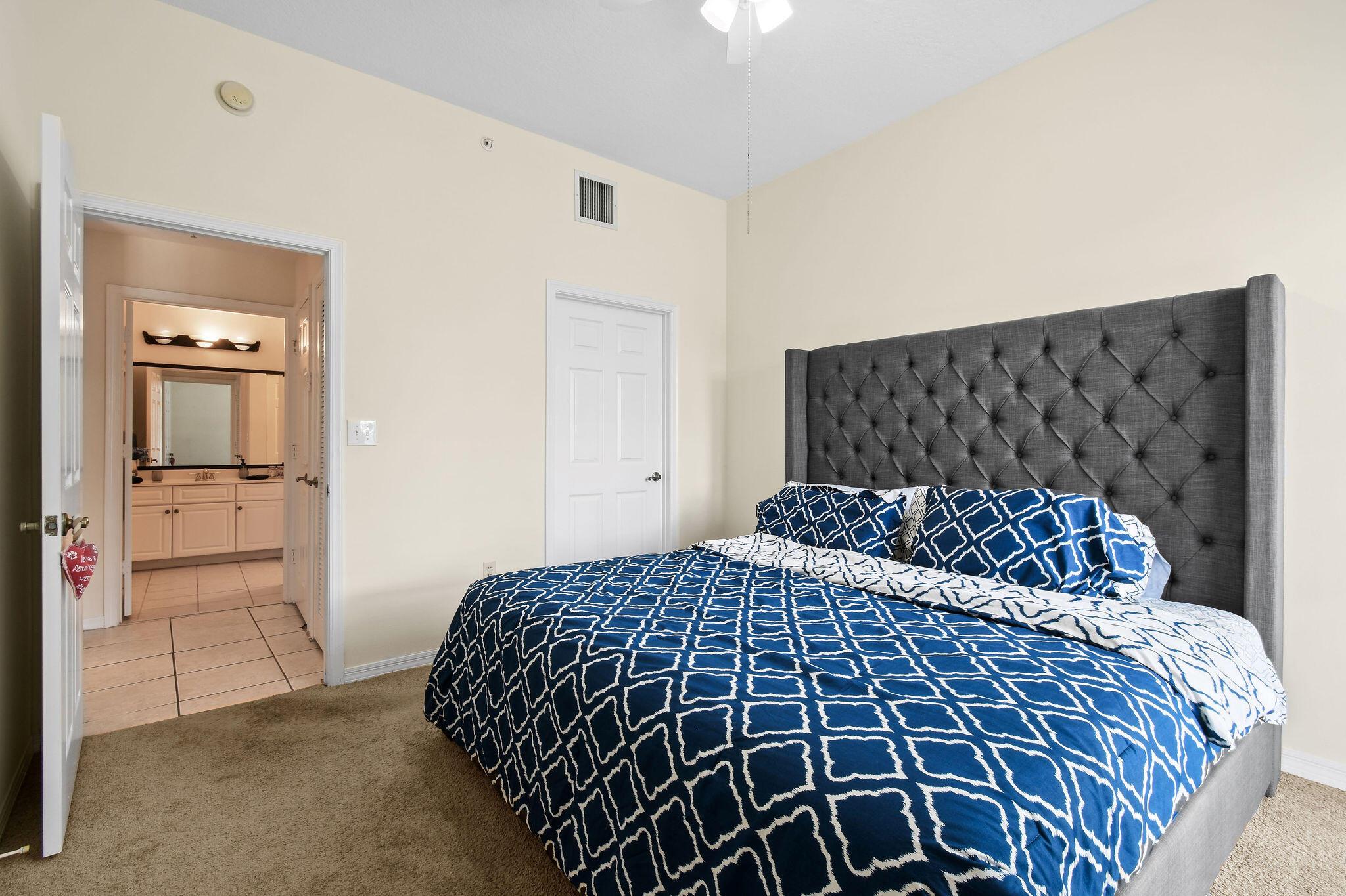 VILLAGE AT ABACOA CONDO - Residential Lease