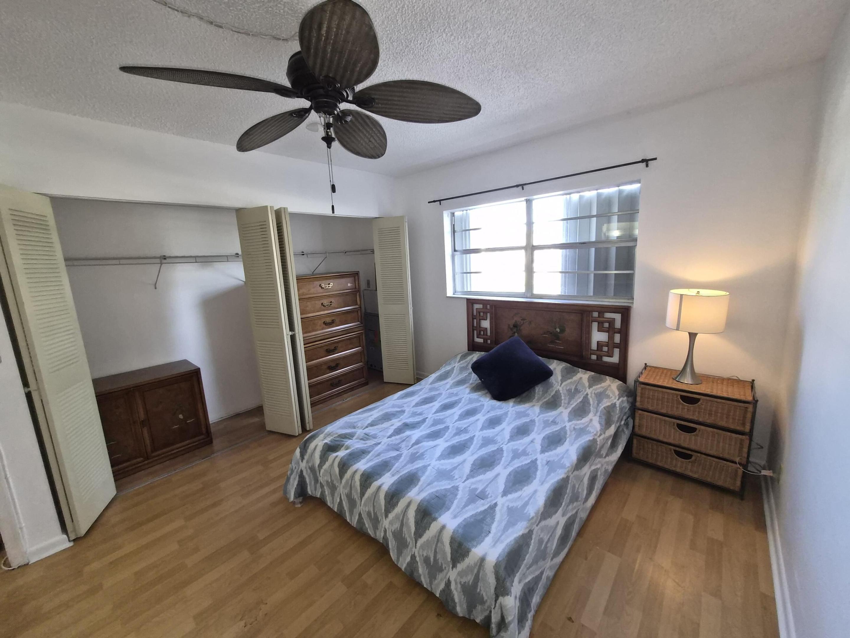 100 Royal Palm Way Way 2040