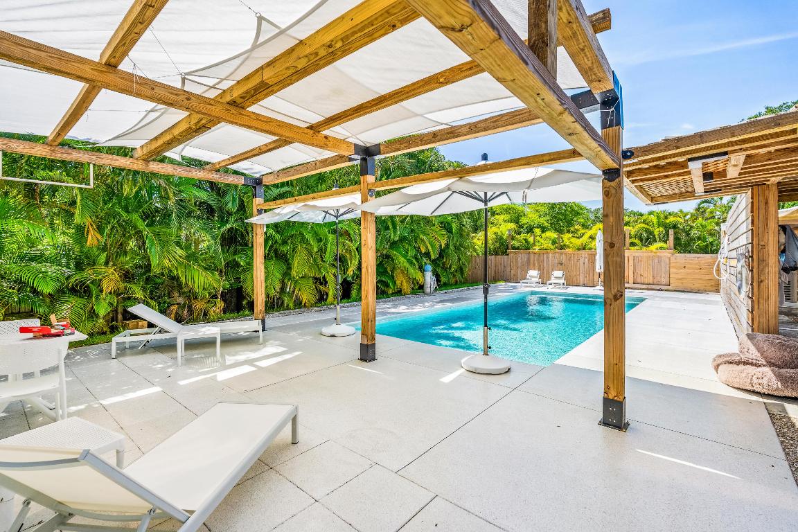 PELICAN COVE - Residential