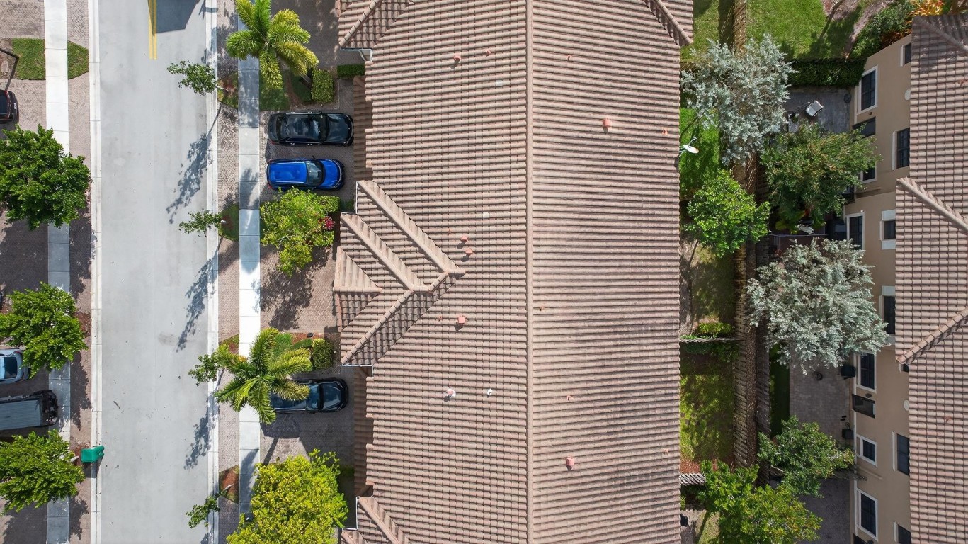 MIRALAGO - Residential