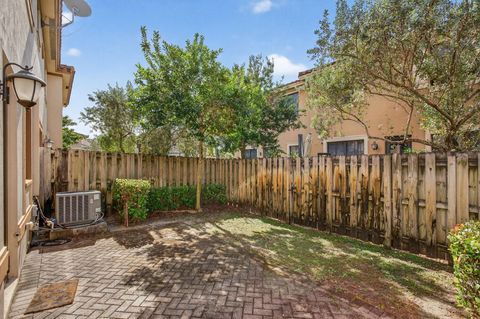 Tiny photo for 8435 Blue Cove Way #8435, Parkland, FL 33076 (MLS # F10542281)