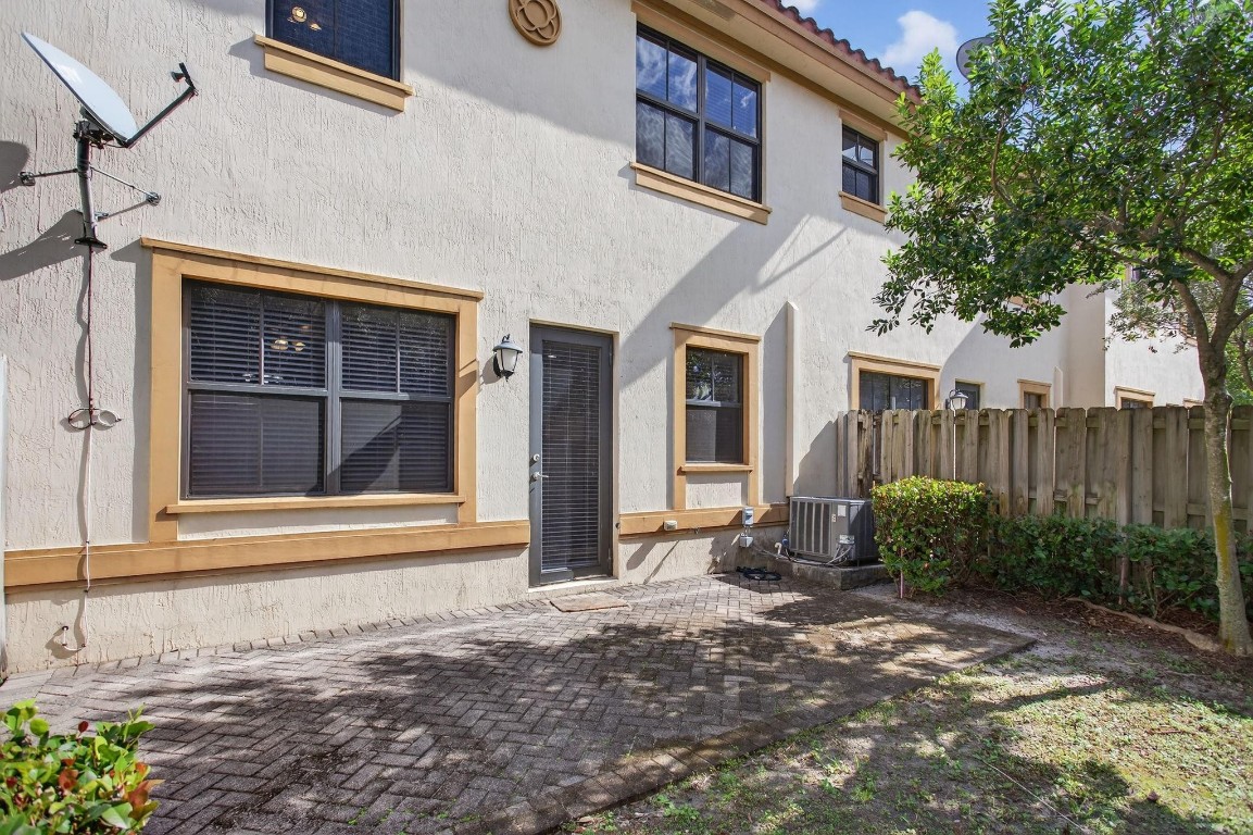 MIRALAGO - Residential