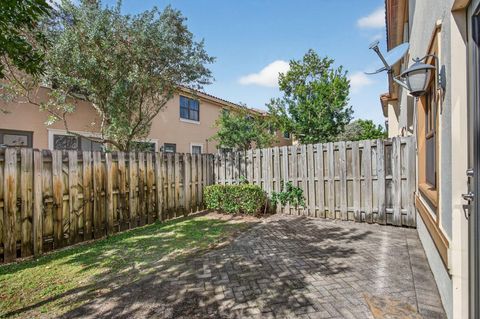 Tiny photo for 8435 Blue Cove Way #8435, Parkland, FL 33076 (MLS # F10542281)