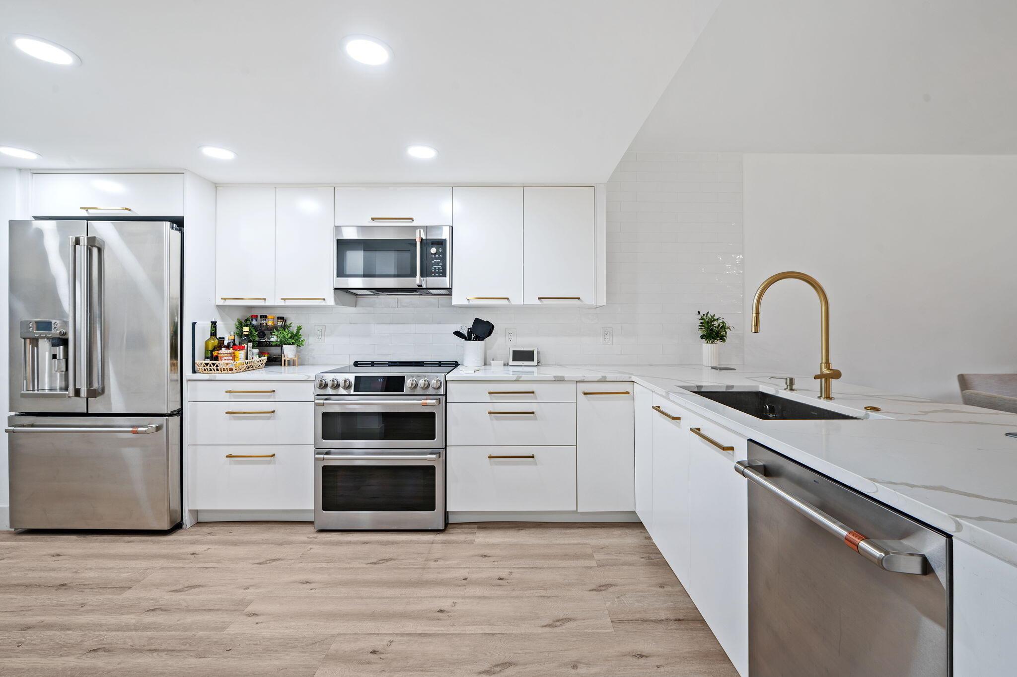 800 E Cypress Lane 201