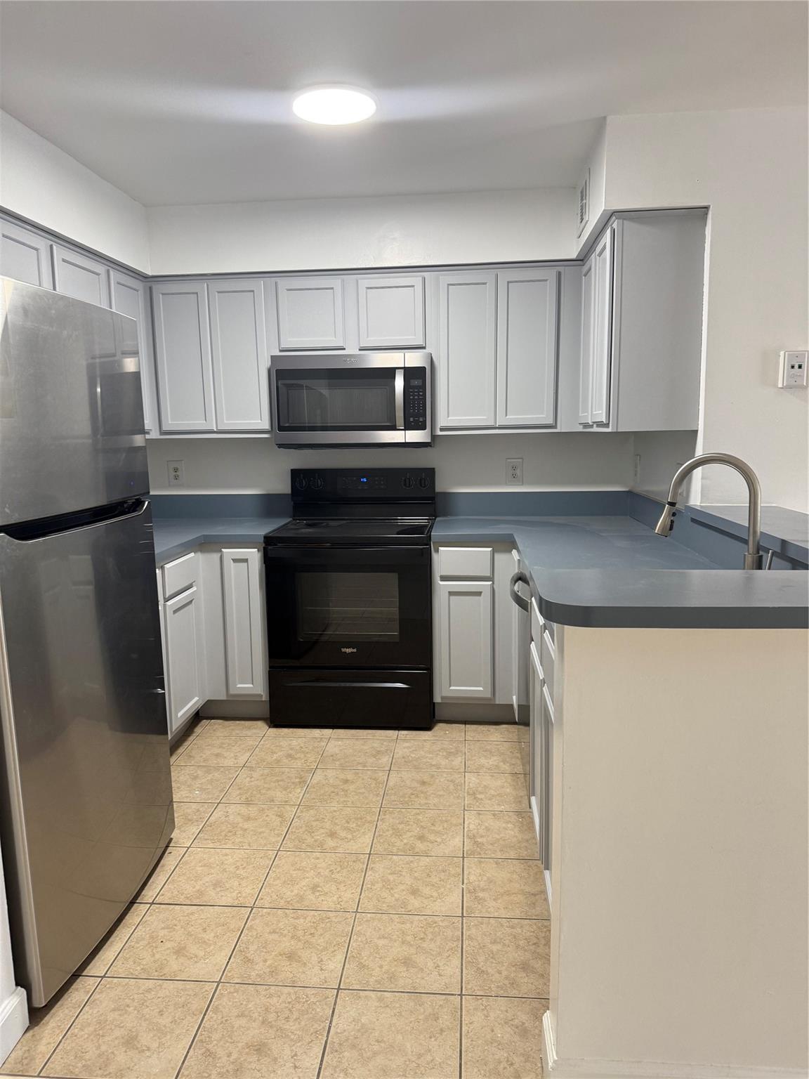 South Palm Place Condo - Residential Lease