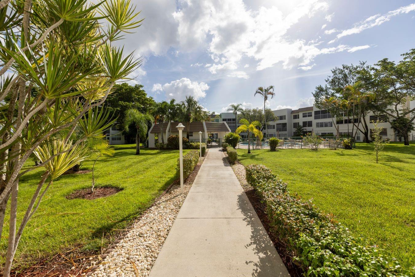 ROYAL PARK GARDENS - Residential