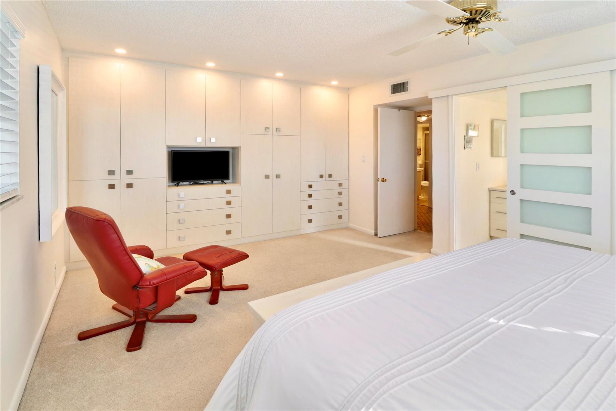 CASTLE APARTMENTS - Residential