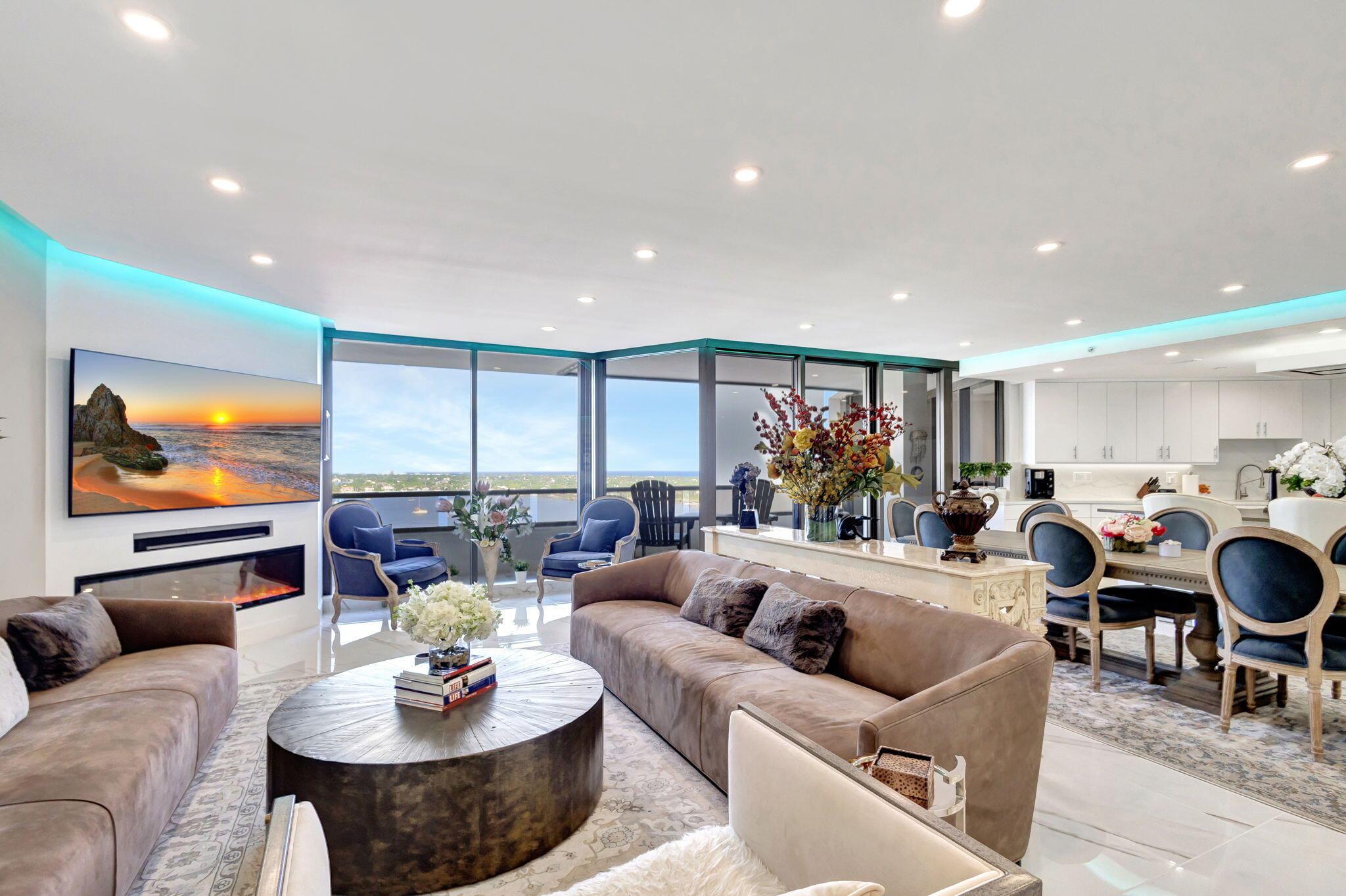 OLD PORT COVE LAKE POINT - Residential