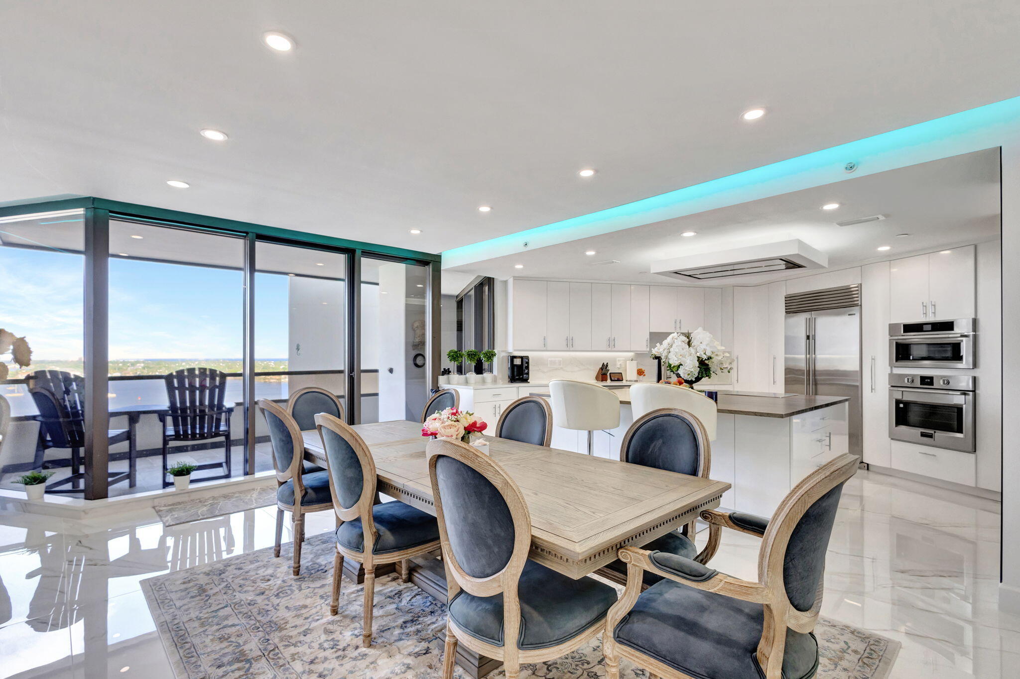 100 Lakeshore Drive 1454