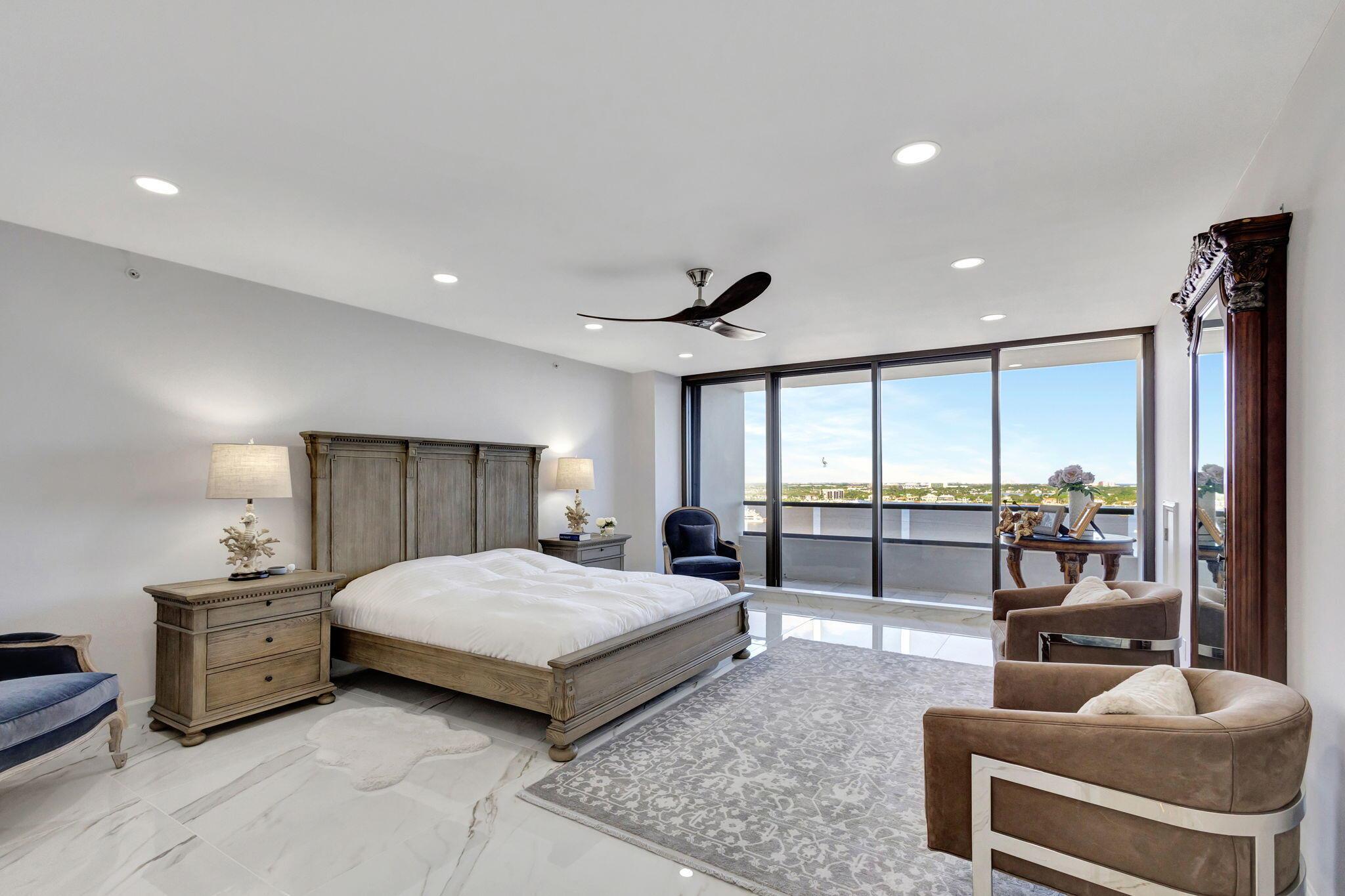 OLD PORT COVE LAKE POINT - Residential