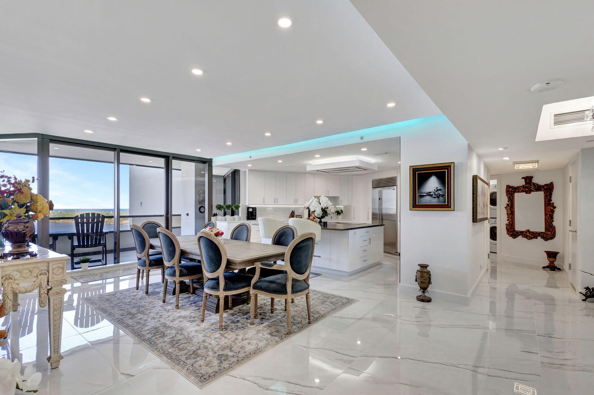 100 Lakeshore Drive 1454