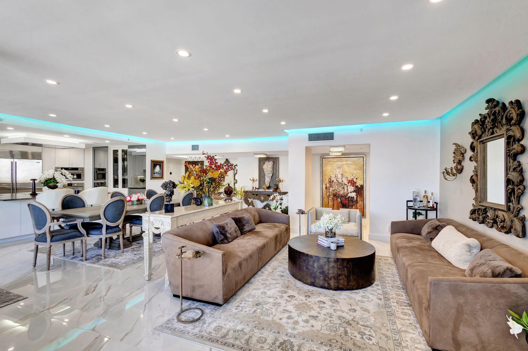 OLD PORT COVE LAKE POINT - Residential