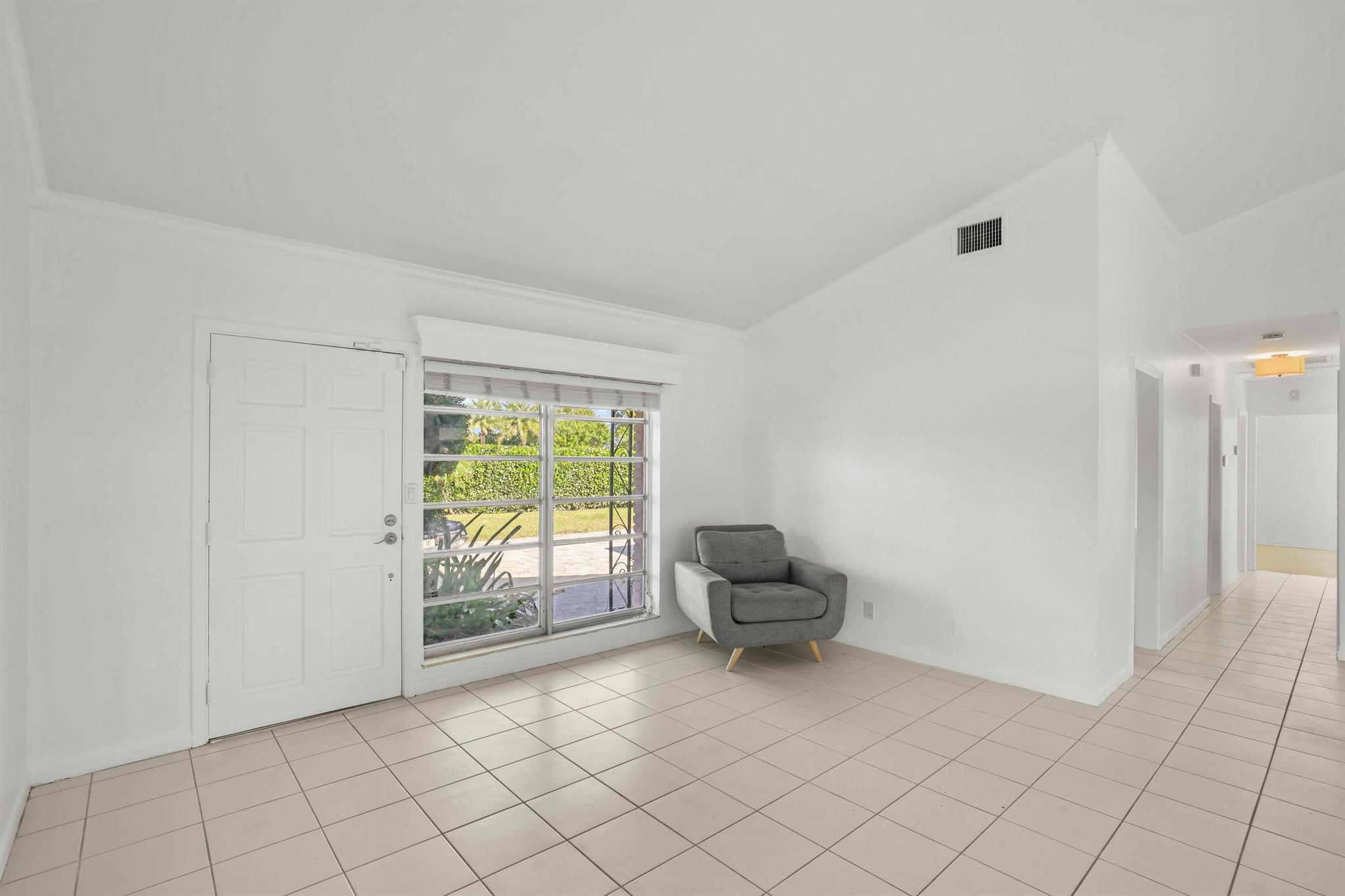 NORTHRIDGE - Residential