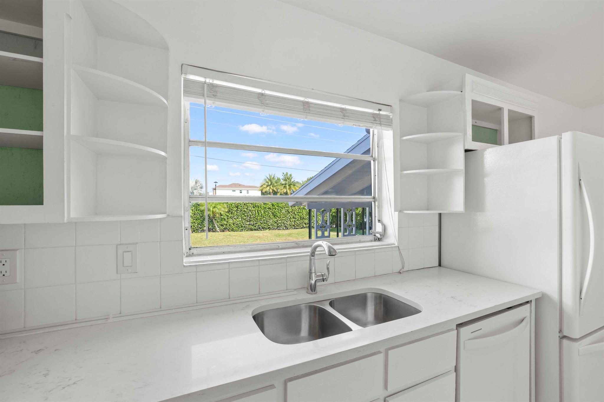 NORTHRIDGE - Residential