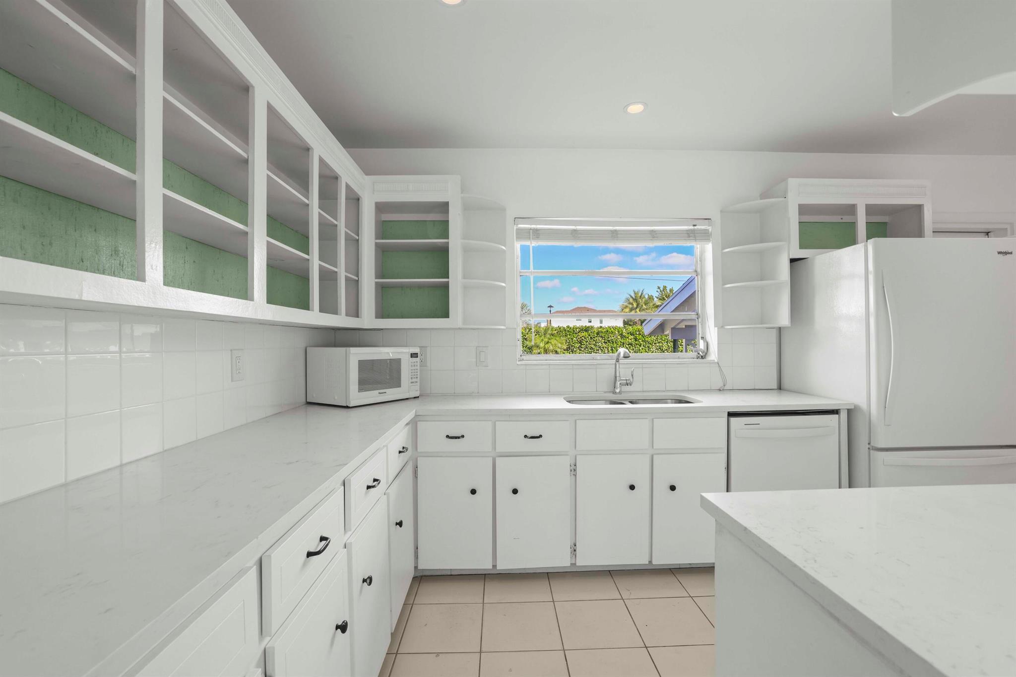 NORTHRIDGE - Residential