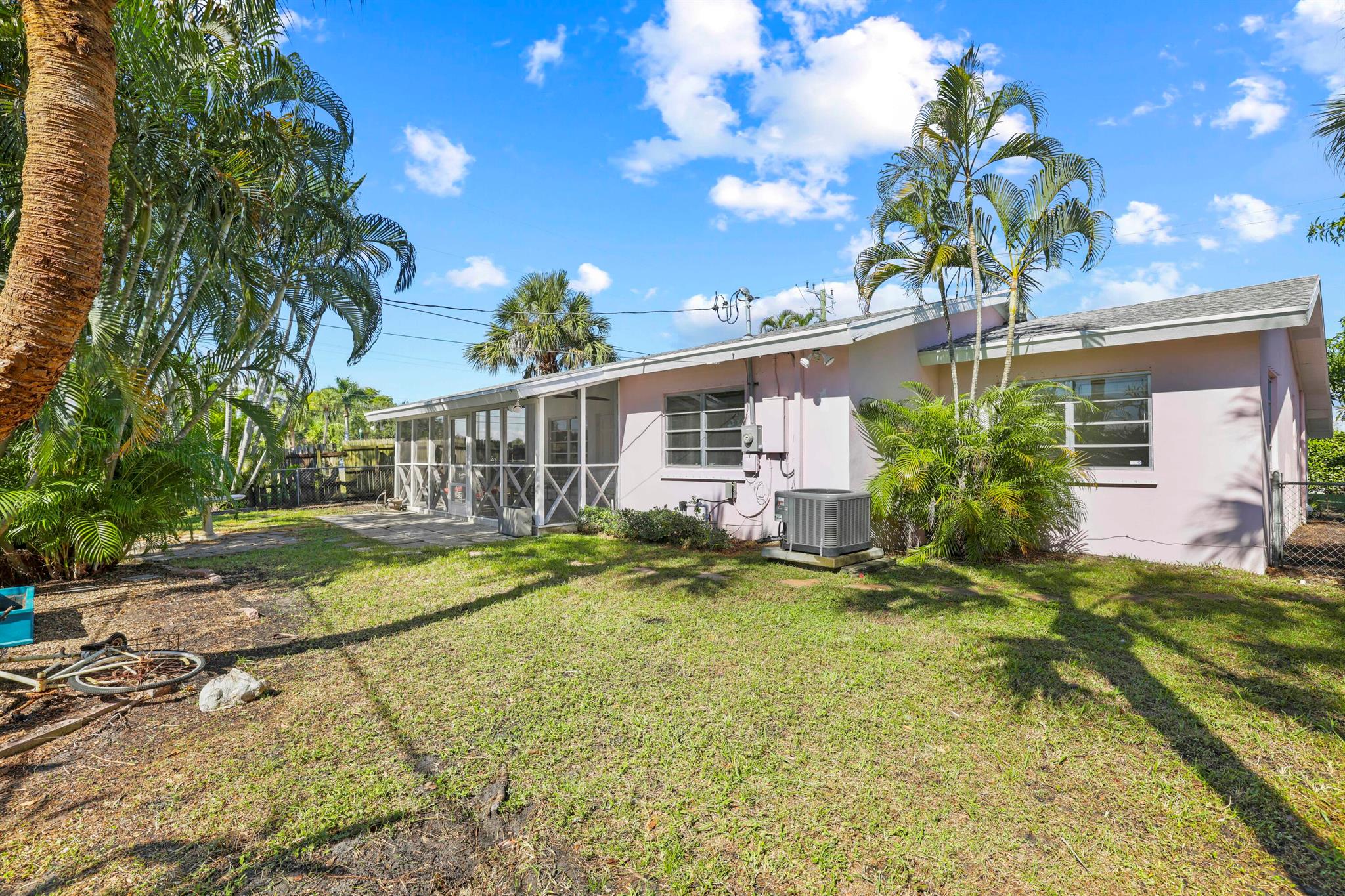 NORTHRIDGE - Residential