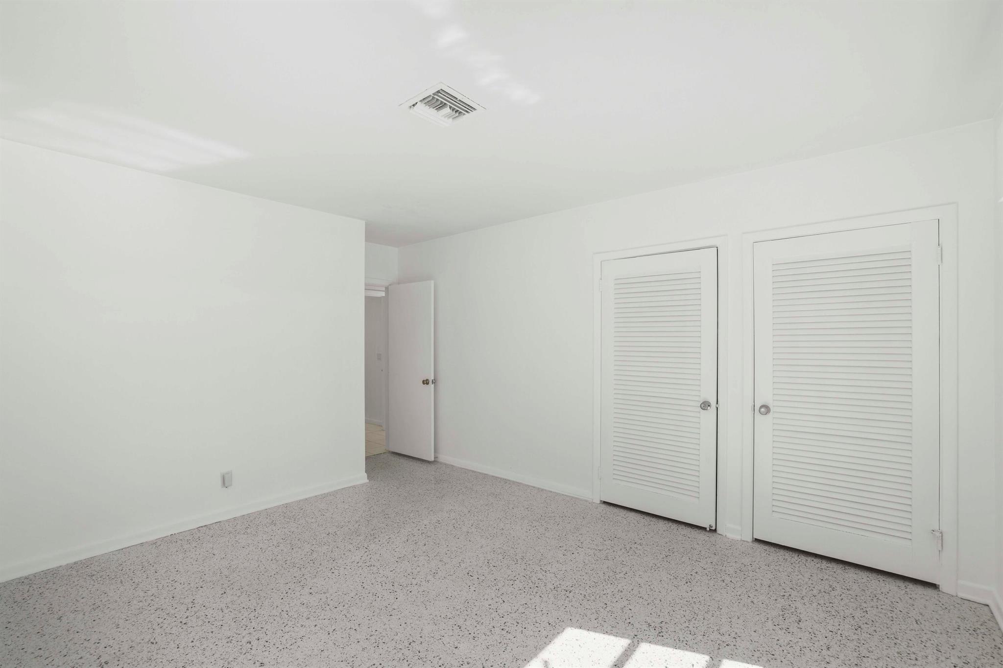 NORTHRIDGE - Residential