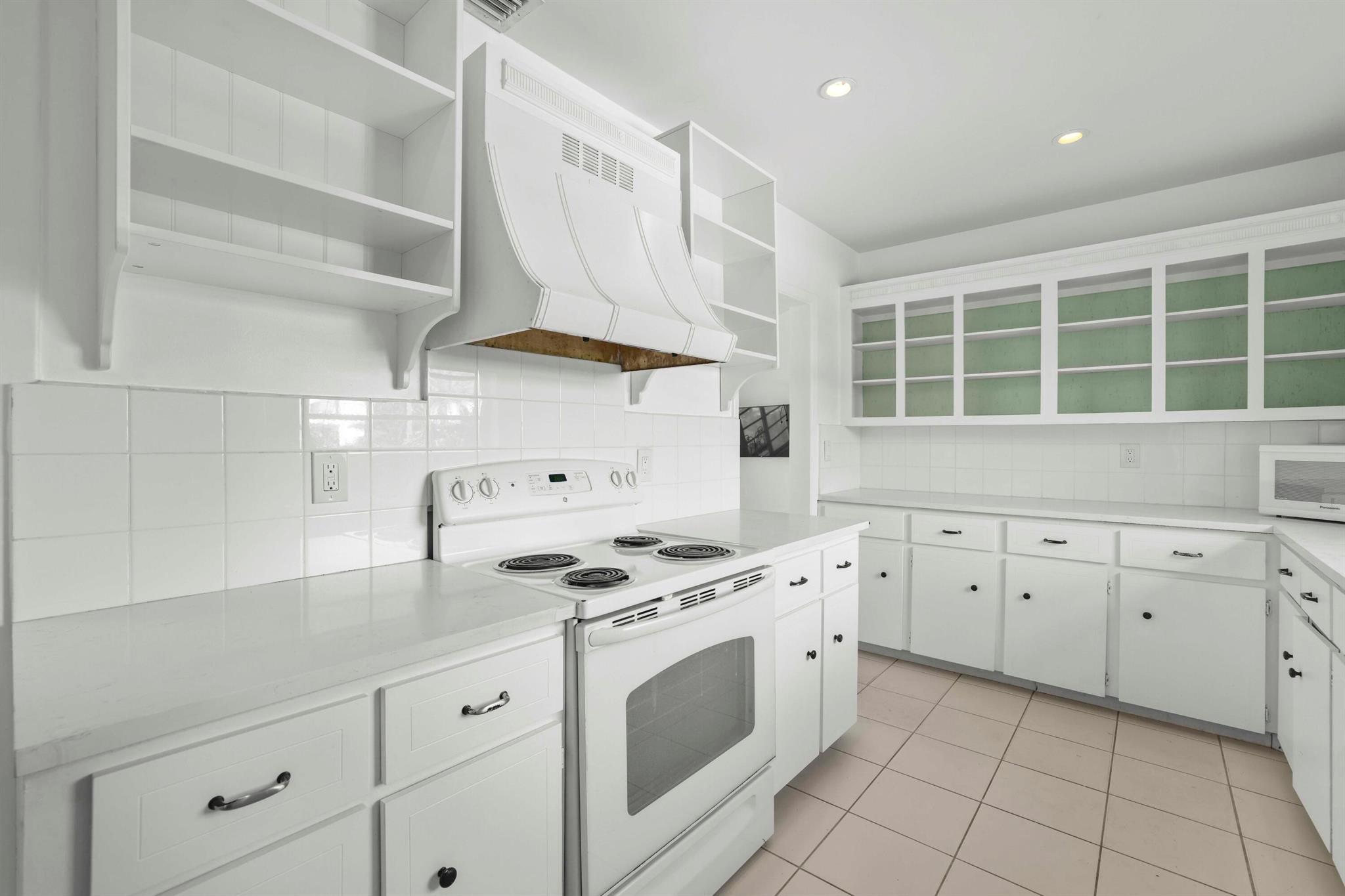 NORTHRIDGE - Residential