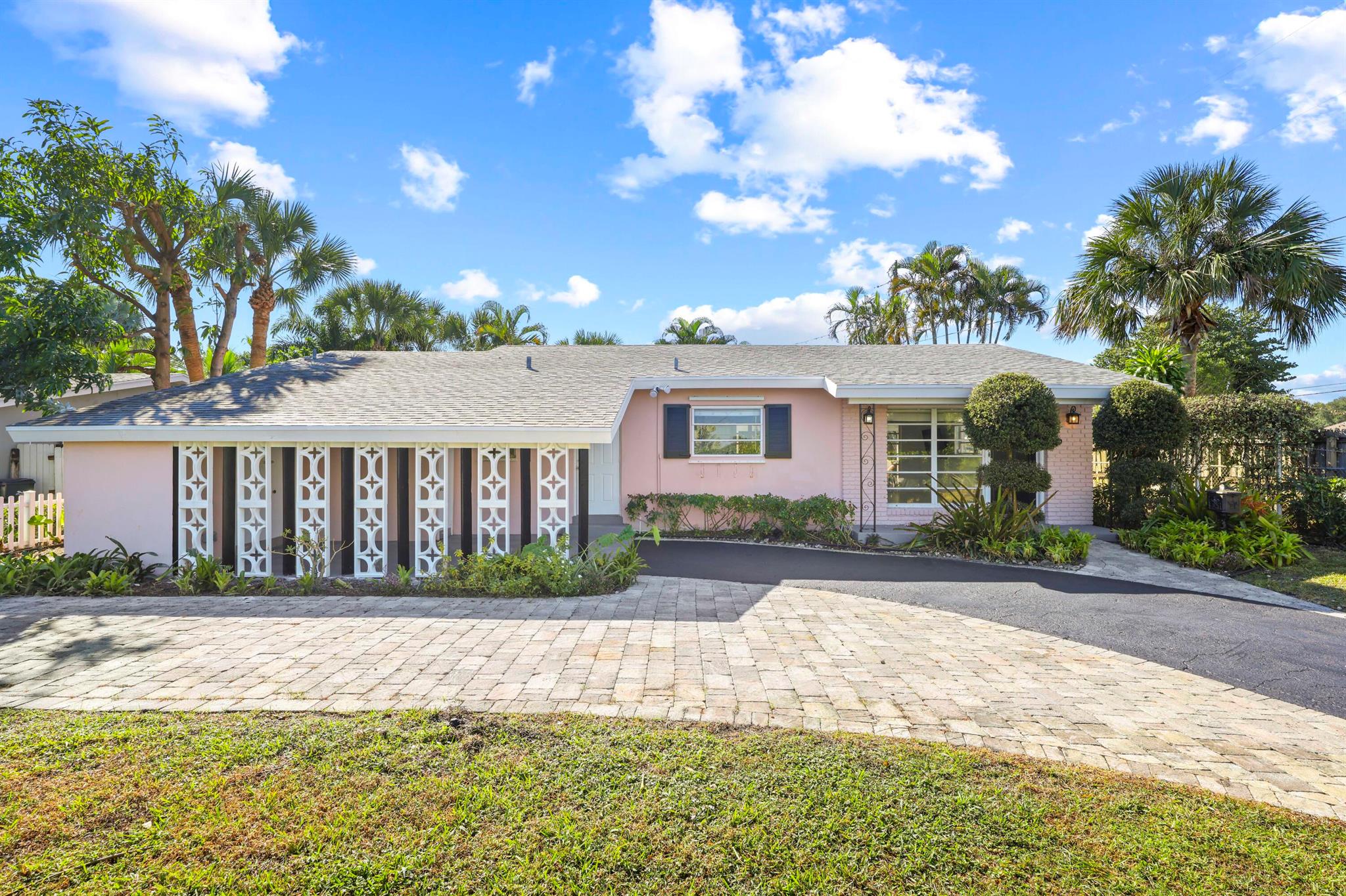 NORTHRIDGE - Residential