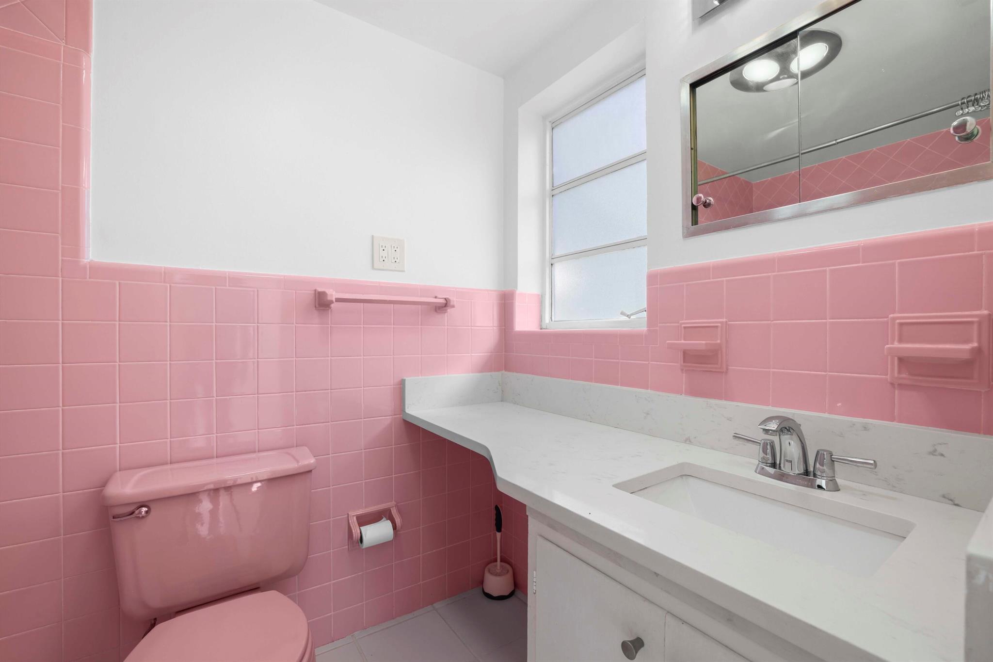 NORTHRIDGE - Residential