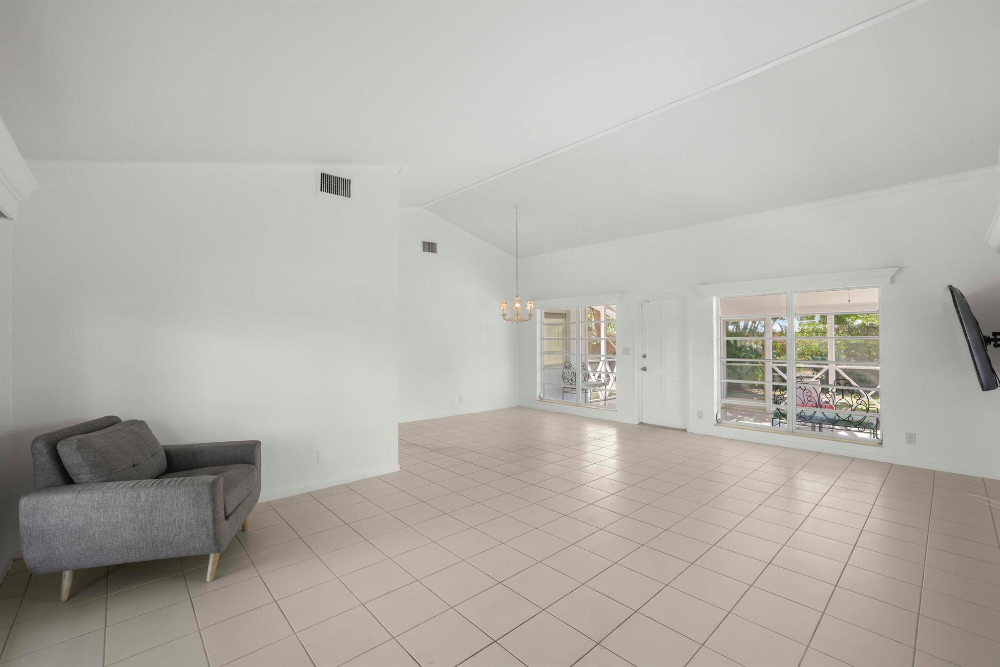 NORTHRIDGE - Residential