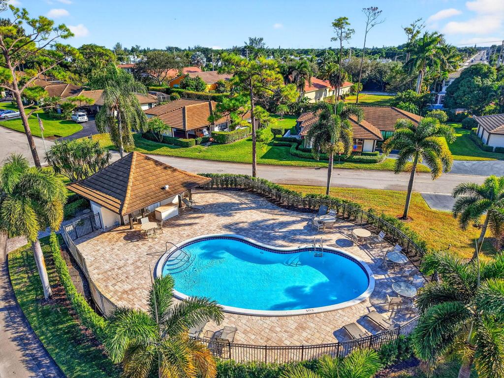 PINE VILLAS - Residential