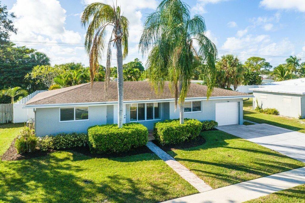 Photo of 909 SW 9th Avenue, Boca Raton, FL 33486 (MLS # R10934684)
